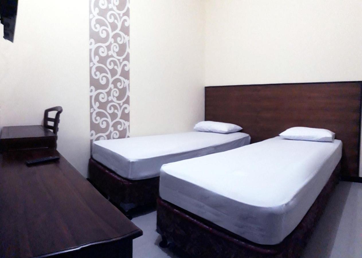 Hotel Pelangi Indah Семаранг Екстериор снимка