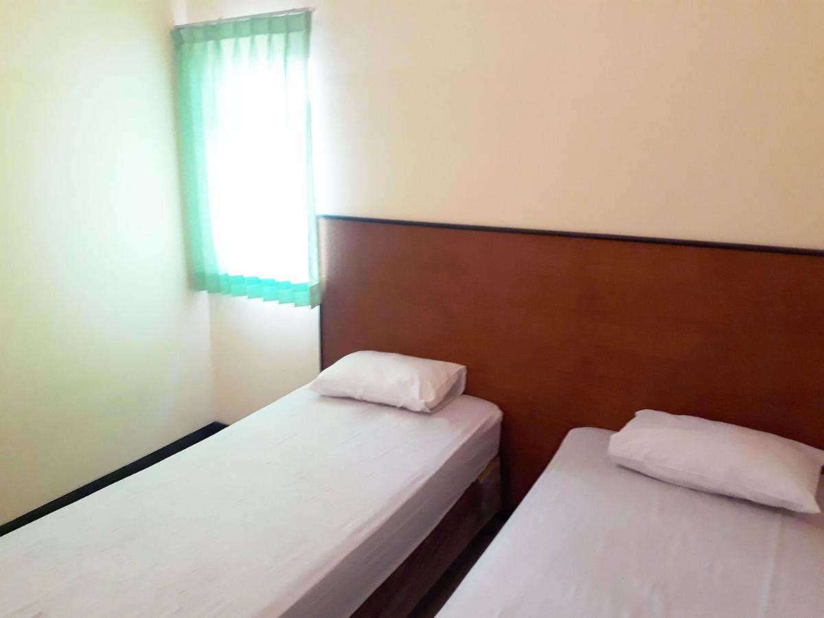 Hotel Pelangi Indah Семаранг Екстериор снимка