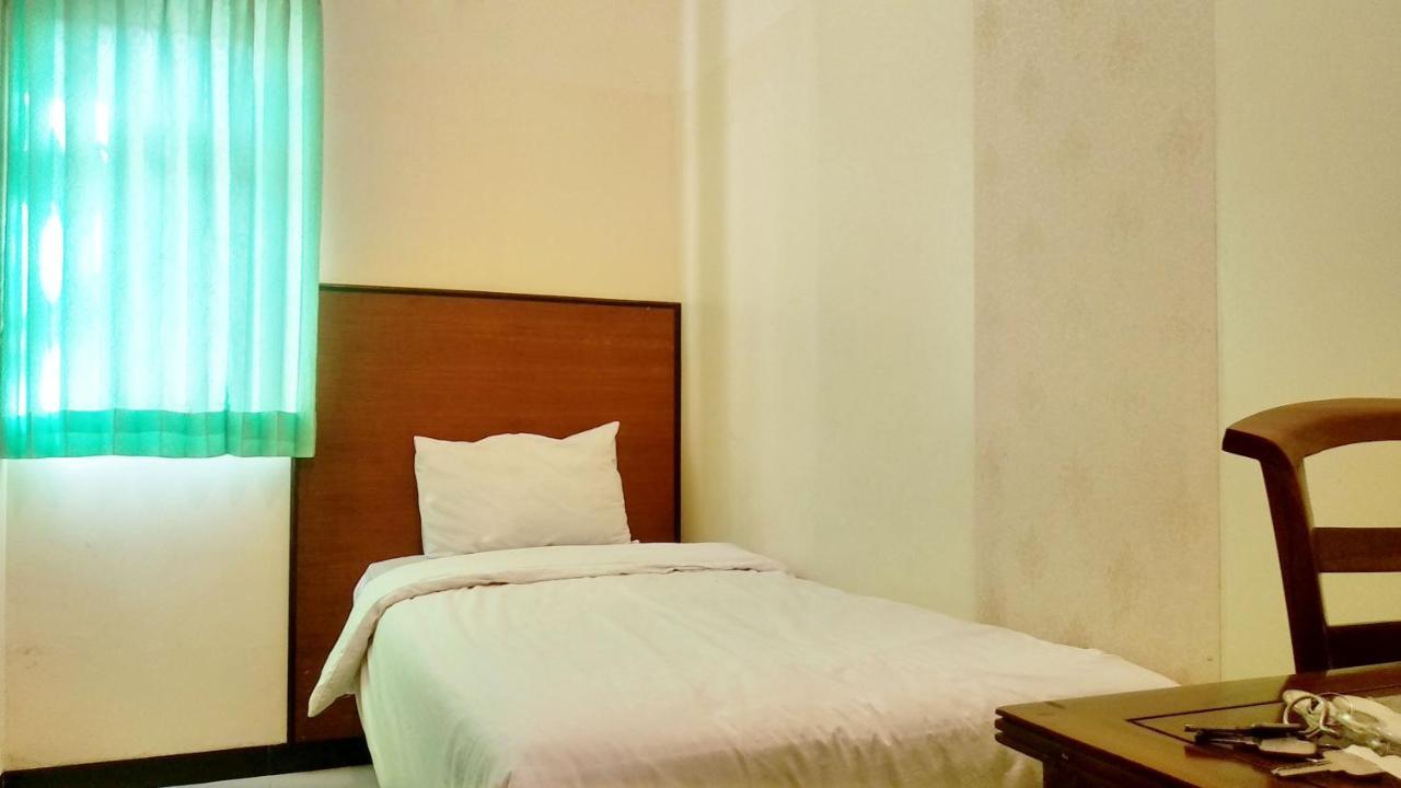 Hotel Pelangi Indah Семаранг Екстериор снимка