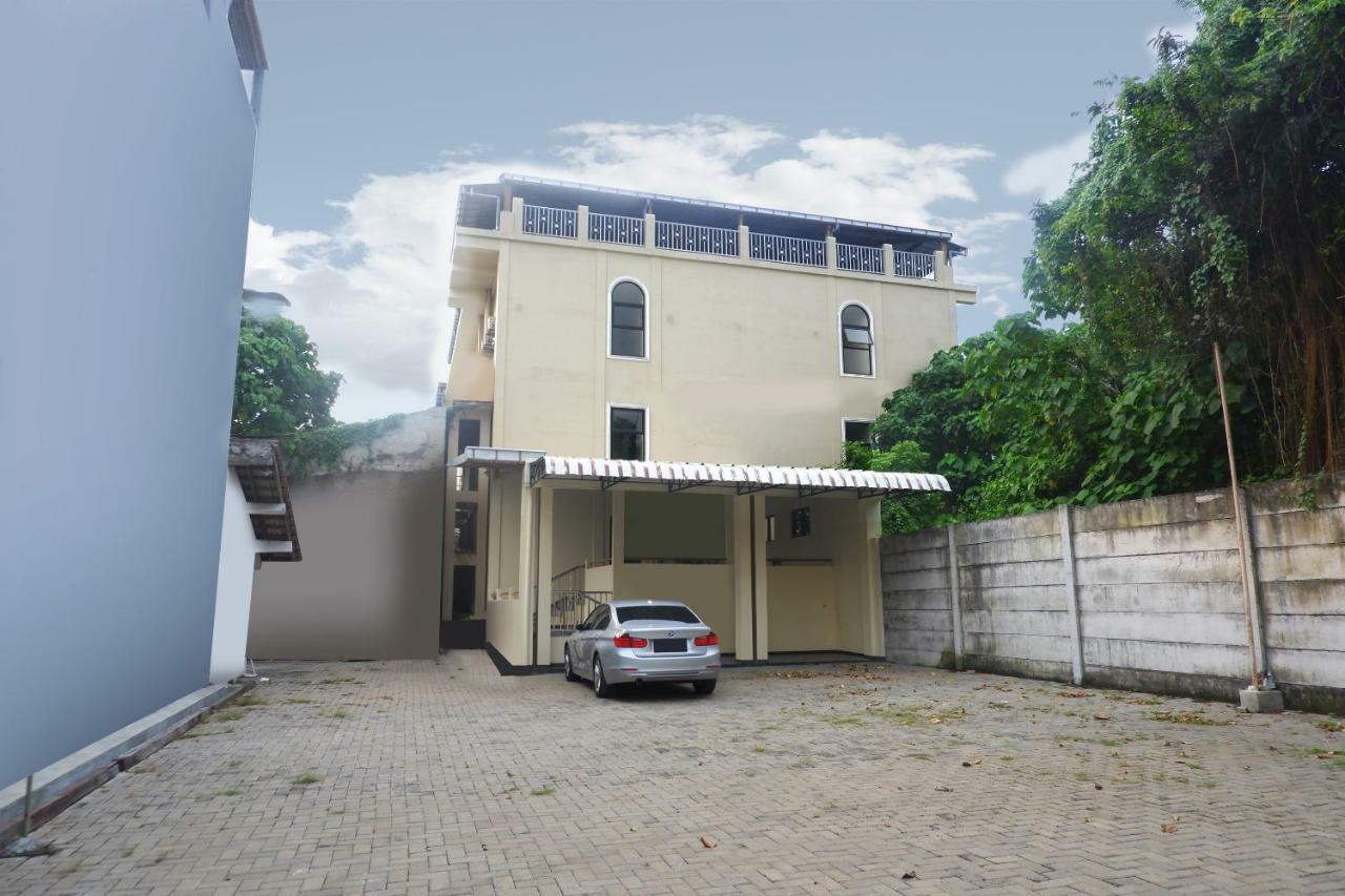 Hotel Pelangi Indah Семаранг Екстериор снимка